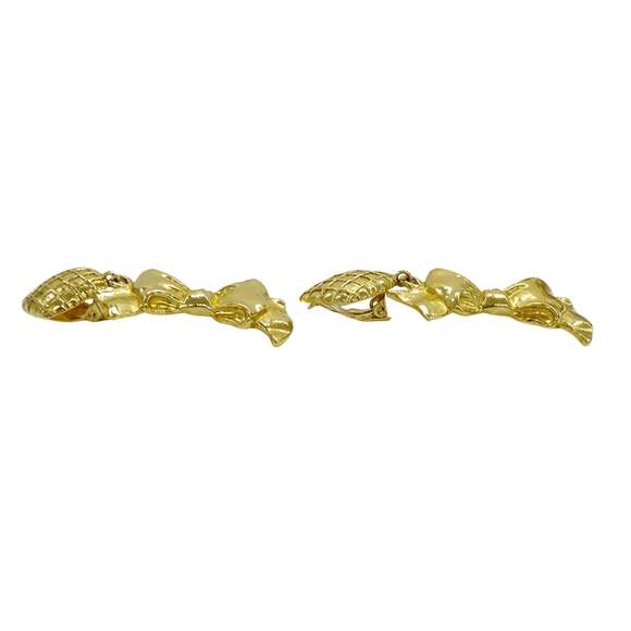 CHANEL Authentic Vintage Gold Earrings - Picture 3 of 10